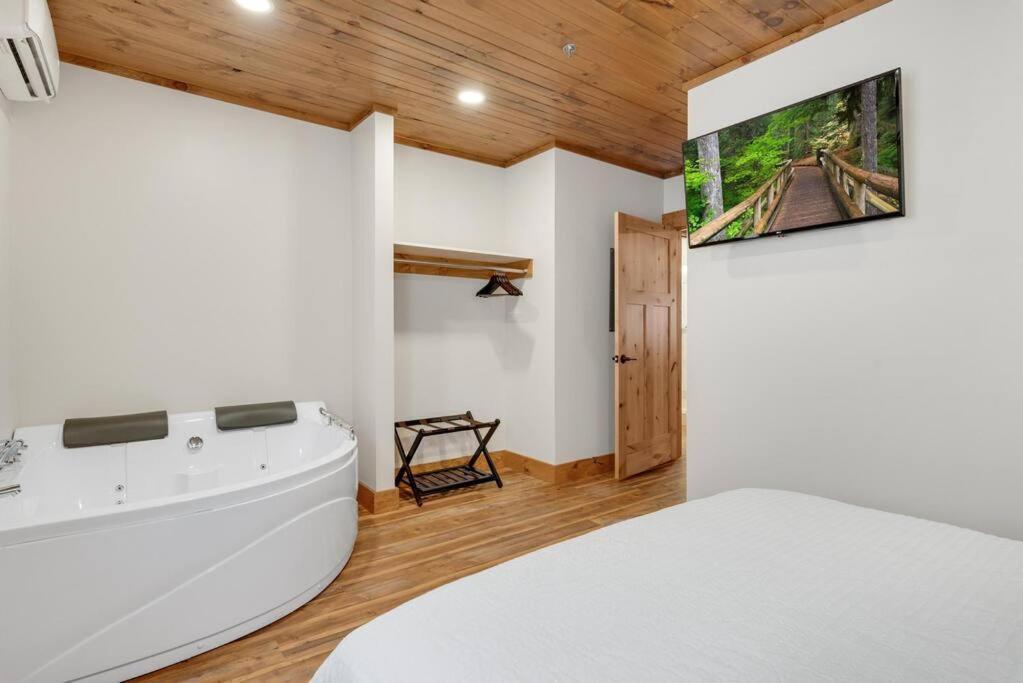 Hickory Suite - Main Street Lodge In Berlin Esterno foto